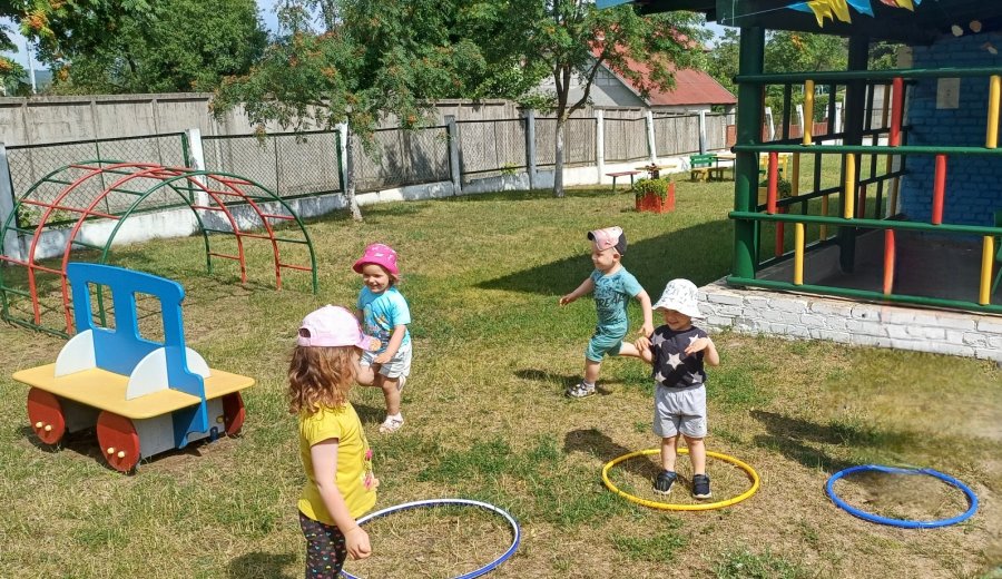 Воробушки и автомобиль