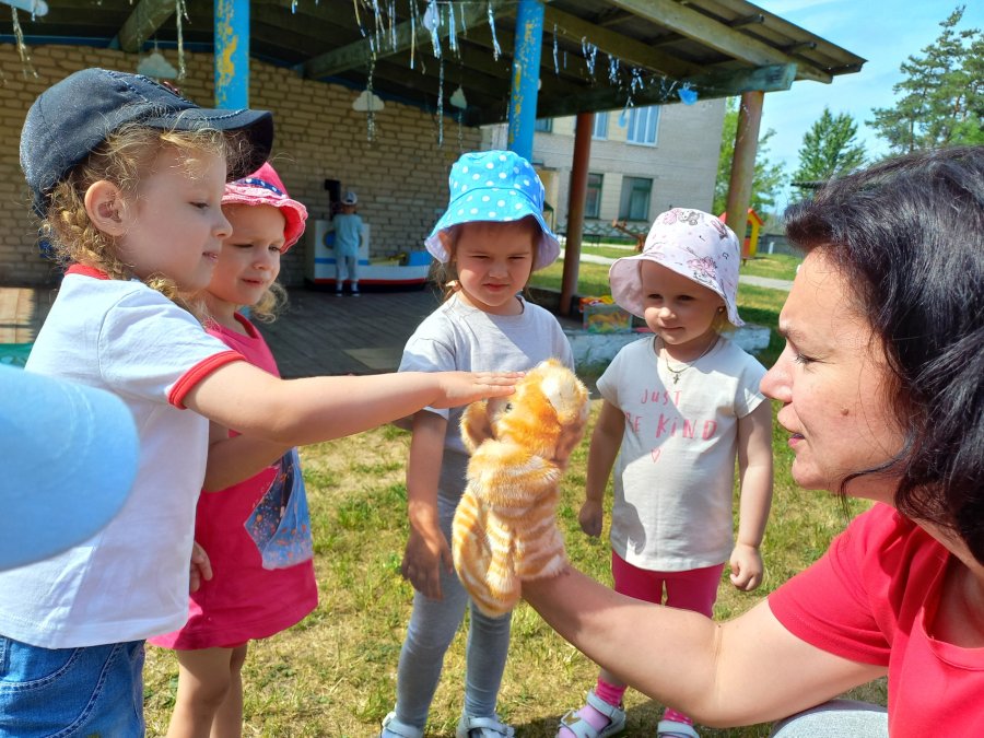 Веселый кот Рыжик в гостях у малышей!